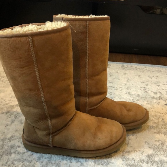 Tall Ugg Boots - Picture 3 of 4